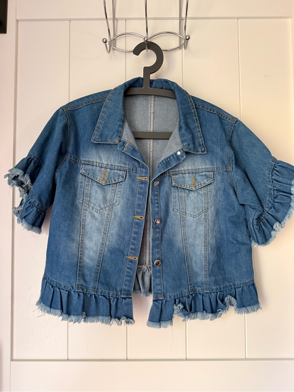 Cropped Lightweight Ruffle Denim Jacket